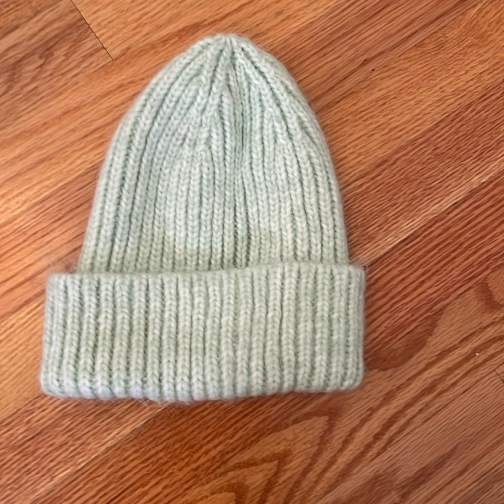 MINT GREEN KNIT CAP